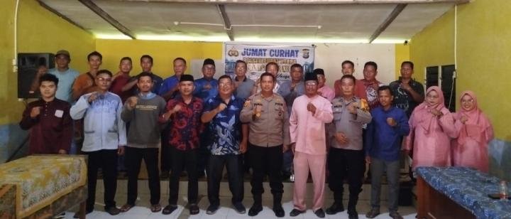 Sering Jumpai Berpatroli, Momen Jumat Curhat Warga Berikan Apresiasi kepada Polsek Rupat Utara