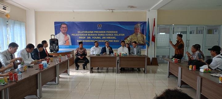 Delegasi Korea Selatan dan Malaysia Kunjungi PWI Riau, Raja Isyam: Siap Kembangkan Kerja Sama