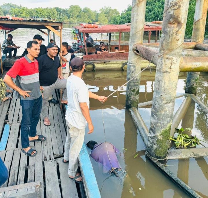 Nelayan Temukan Mayat Mengapung di Sungai Siak