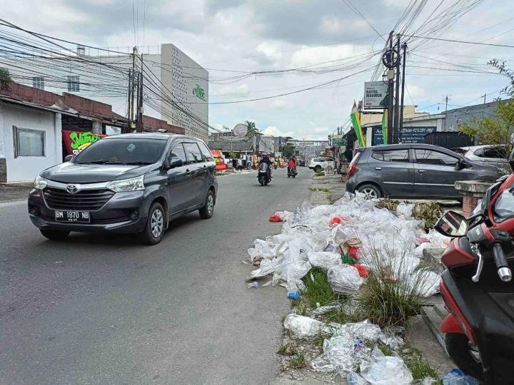 Pemko Pekanbaru Putus Kontrak PT EPP, Sampah Menumpuk Resahkan Warga