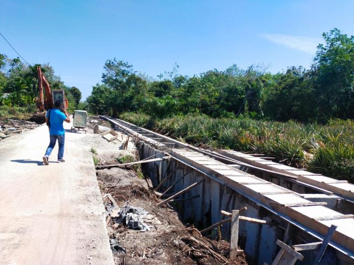 Pembangunan Turap Senilai Rp949 Juta di Penampi Dinilai Asal-asalan