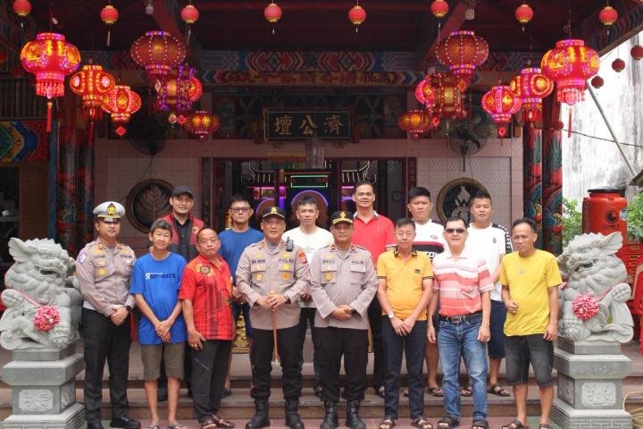 Kapolres Rohil Pimpin Patroli Keliling Pengamanan Imlek 2577