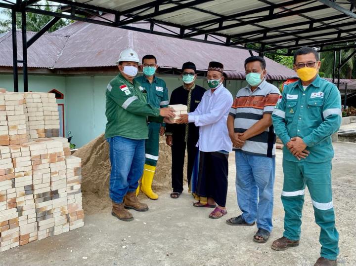 PT SPR Langgak Serahkan Bantuan Pembangunan PAUD dan Rumah Gharim