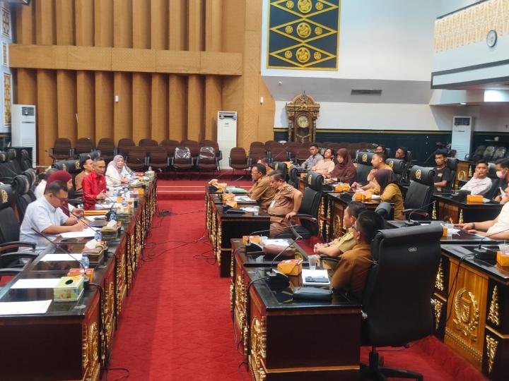 Perusahaan Tak Hadir, DPRD Hearing dengan Disnaker Terkait Ijazah Ditahan dan Ini Rekomnya
