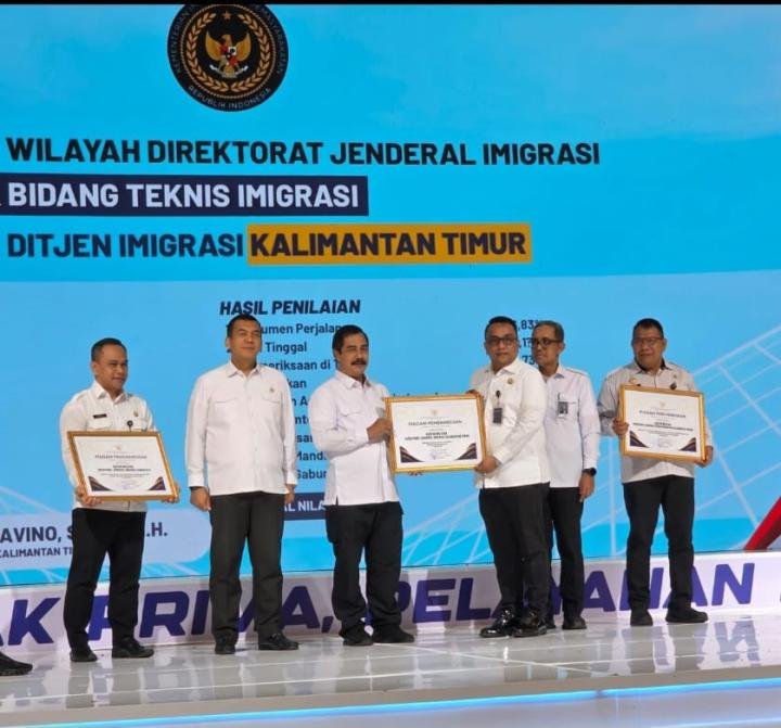 Kanwil Imigrasi Kaltim Raih Penghargaan Imigrasi Terbaik 2025, Kakanwilnya Anak Jati Riau