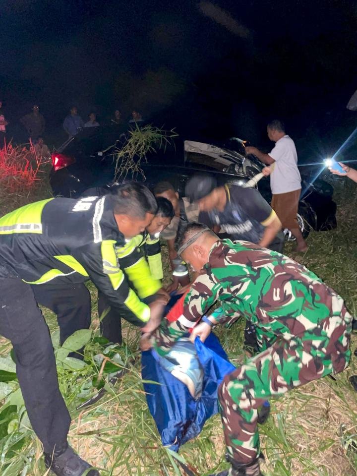 Mobilio Remuk Tabrakan dengan Pick Up, 1 Tewas dan 3 Luka Berat