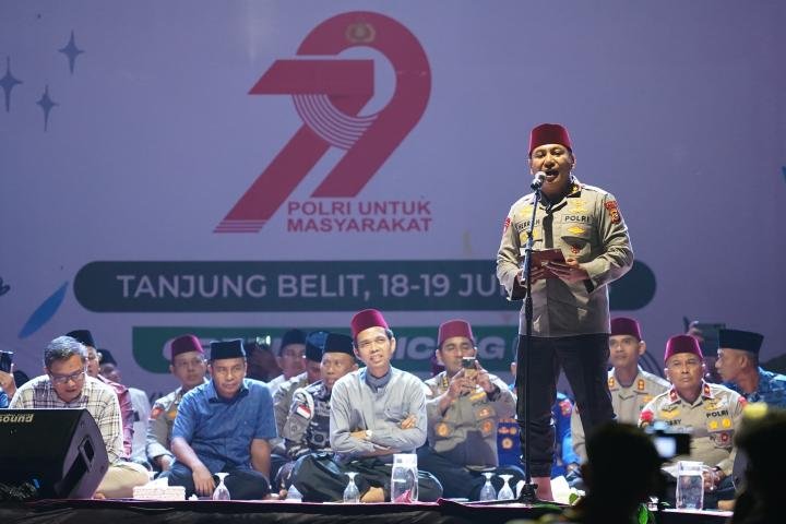 Ada UAS dan RG, Puisi Kapolda Riau Buka Bakti Religi-Peduli Lingkungan di Tanjung Belit