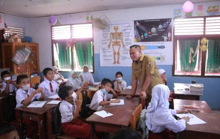 Pasca Kabut Asap, Wako Pekanbaru Pantau Hari Pertama Sekolah Tatap Muka