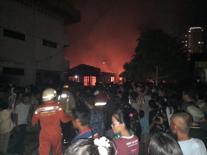 Api Bakar 5 Rumah di Permukiman Padat, Nihil Korban Jiwa 