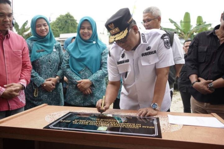 Pj Gubri Resmikan SPAM di Inhil, Warga Sungai Salak-Tempuling Kini Nikmati Air Bersih