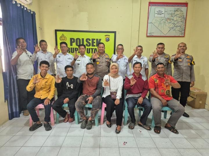 Kapolsek Rupat Utara Laksanakan Evaluasi dan Sosialisasi Ketahanan Pangan Bersama Kades