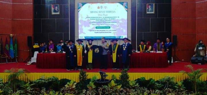 Orasi Ilmiah di UIN Suska, Kapolda Riau Ajak Wisudawan Jadi Pelindung Bumi