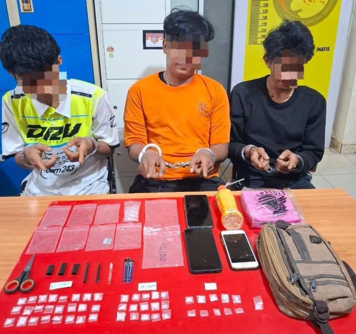 Mata Elang Polres Kuansing Tangkap Tiga Pelaku 50 Paket Sabu, Masih Muda Semua