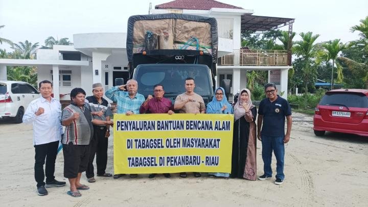 Warga Riau Asal Tapanuli Salurkan Bantuan ke Daerah Terdampak Bencana di Tabagsel