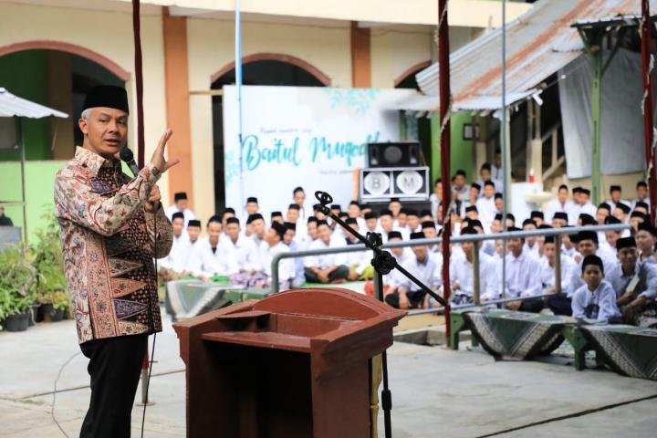 Ganjar Pranowo: Santri Memperkukuh Agama dan Negara