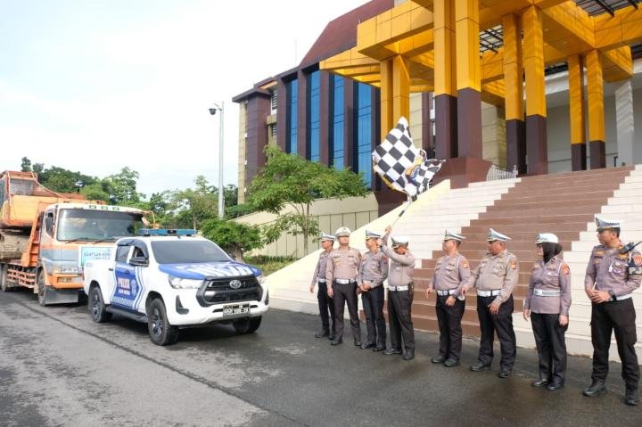 Percepat Penanganan Bencana, Polda Riau Kembali Kirim Alat Berat dan Container Ice Box ke Sumbar