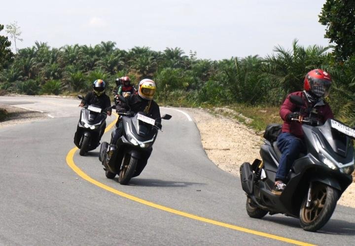Tips Cari Aman saat Touring dari Capella Honda: Disiplin, Kompak dan Hormati Pengguna Jalan 