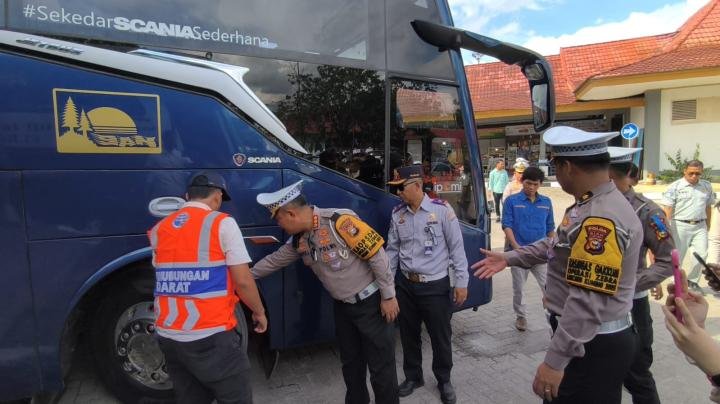 Dirlantas Polda Riau Gelar Ramp Check di Terminal AKAP: Keselamatan Penumpang Prioritas Utama