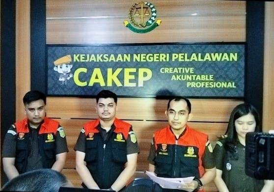 Kejari Pelalawan Perpanjang Masa Penahanan 17 Tersangka Korupsi Pupuk Subsidi