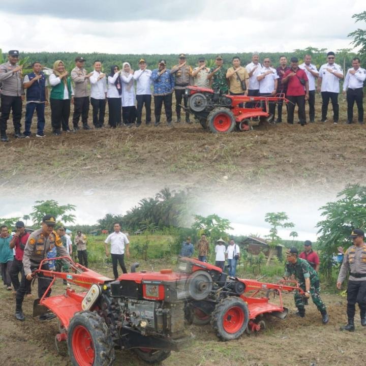 Kapolsek Pangkalan Kuras Turun Bersama Danramil Olah Lahan, Dukung Ketahanan Pangan