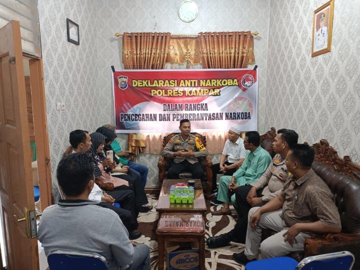 Satresnarkoba Ajak Perangkat Desa Ridan Permai Jaga Anak-Anak dari Bahaya Narkoba