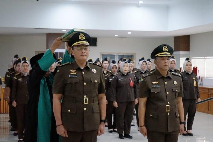 Kajari Pekanbaru Lantik Kasubbagbin dan Kasi Intelijen, Ini Pesannya