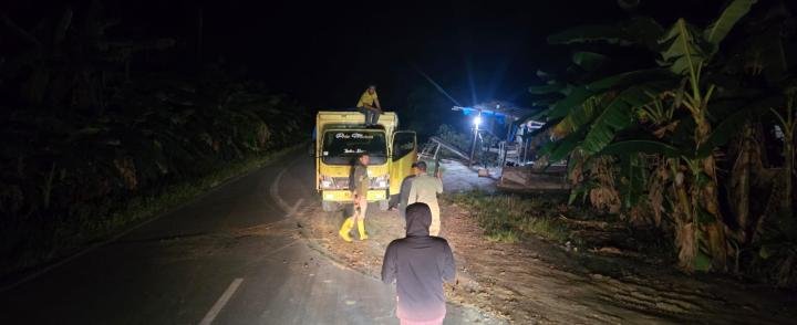 Sopir dan Kernet Ditangkap Tangan saat Bongkar Muat Kayu Illog dari SM Kerumutan
