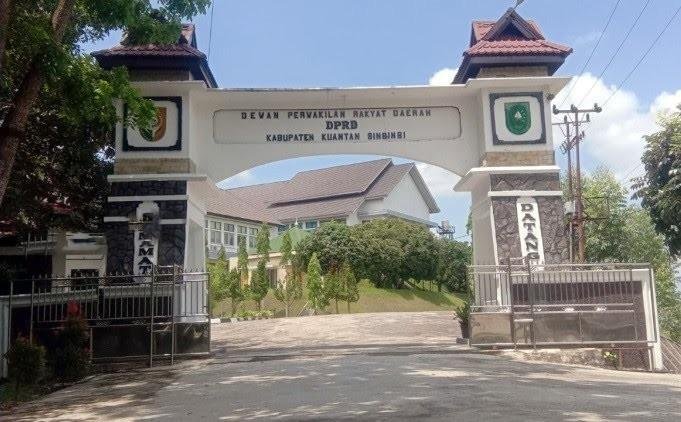 Enam Fraksi di DPRD Kuansing Berencana Makzulkan Bupati