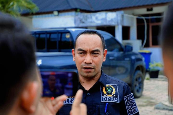 Terima Audiensi Honorer R4 dan R5 di DPRD Rohul, Alex Febrima: Kita Akan Pertimbangkan