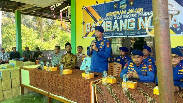 Sambang Nusa Presisi Ditpolairud Polda Riau Sapa Warga Pesisir Desa Maini Darul Aman