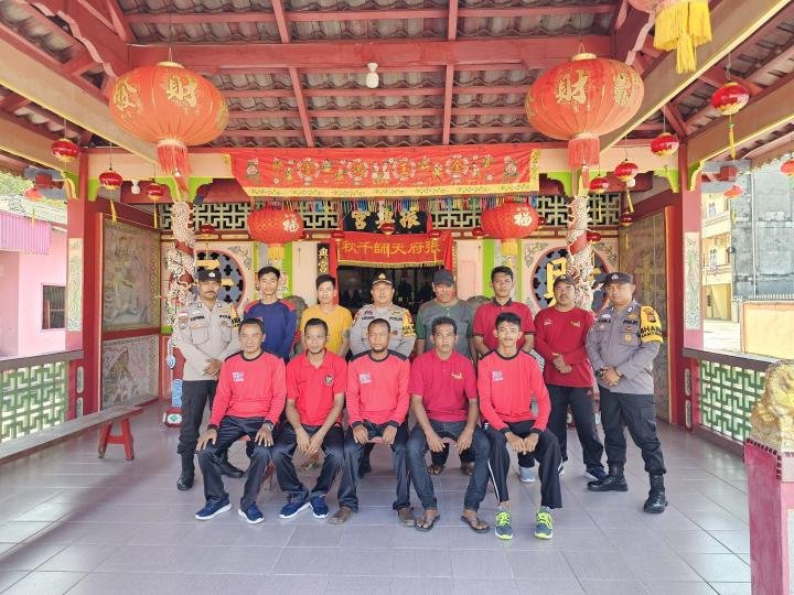 Jelang Tahun Baru Imlek 2024, Kapolsek Rupat Utara Sosialisasikan Pemilu Damai di Vihara