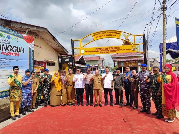Polres Dumai dan Forkopimda Ekspos Tangkapan Ribuan Butir Pil Ekstasi di Kampung Anti Narkoba