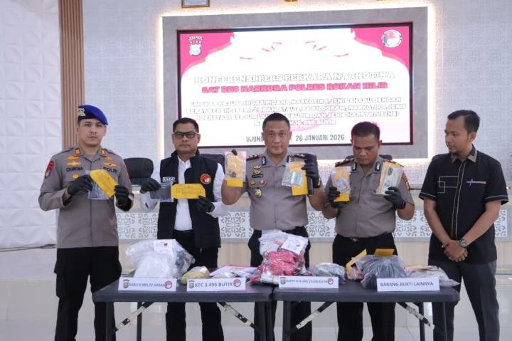 Polres Rohil Ungkap Jaringan Narkoba Internasional, Sita 3,98 Kg Sabu dan Ribuan Pil Ekstasi