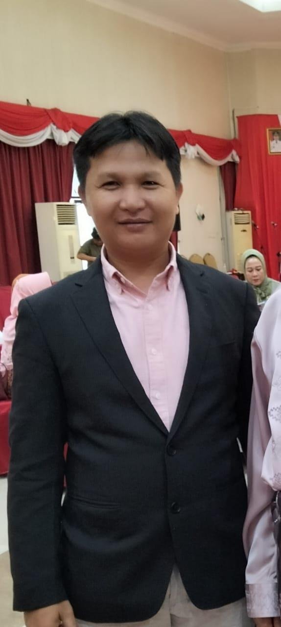 Prabowo Menghunus Pedang ke Lehernya Sendiri?