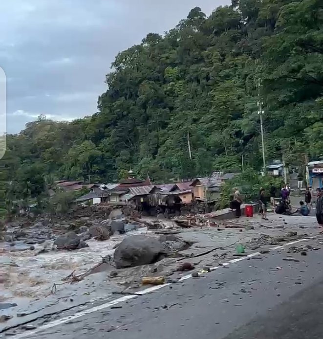 Banjir Bandang Landa Sumatera Barat, 13 Orang Dilaporkan meninggal