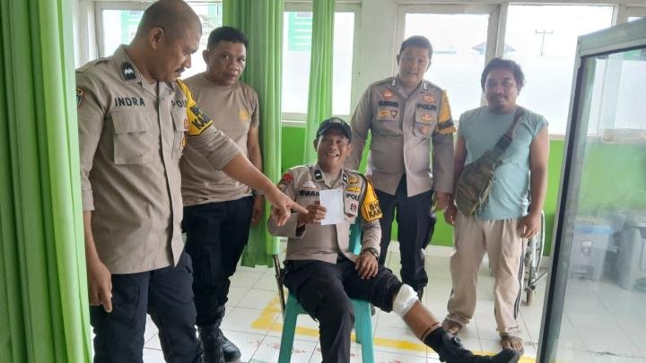 Bhabin Batu Rijal Hilir Terluka saat Mengevakuasi Beruang Madu yang Masuk Permukiman Warga