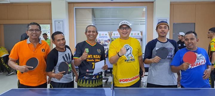 Fendri Jaswir-Junaidi Juarai Pingpong Championship V PWI Riau Tahun 2023