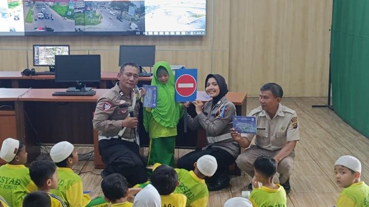 Dukung Operasi Zebra Lancang Kuning 2025, Polda Riau Gelar Polisi Sahabat Anak dan Green Policing