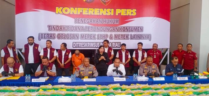 Pelaku Oplos Beras Reject Lebih Cocok untuk Makan Ayam: Dikemas Beberapa Merek Ternama