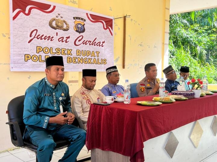 Jumat Curhat Bersama Warga Dihadiri 6 Kades dan Lurah, Kapolsek Rupat Ajak Sinergi Jaga Kamtibmas