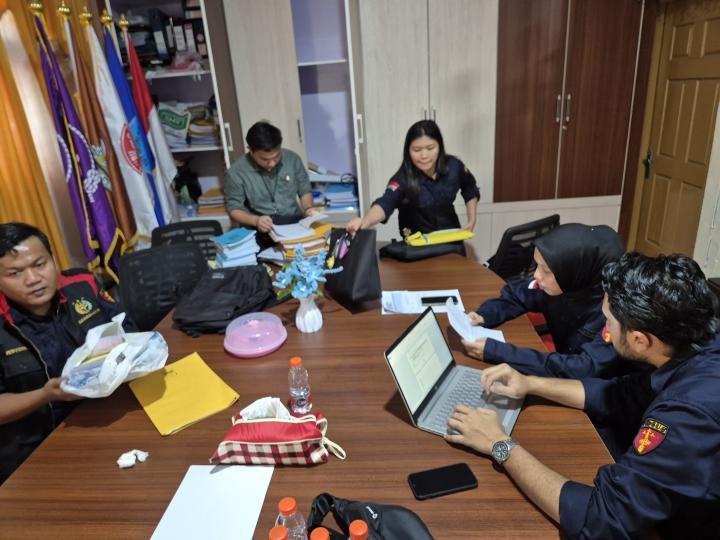 Kejari Rohul Geledah SMAN 1 Ujung Batu, Satu Laptop Disita terkait Dugaan Korupsi Bos 2023-2024