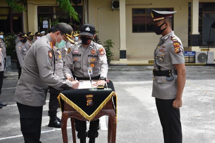 Jabatan Kasat Sabhara dan Kapolsek SKP Polresta Pekanbaru Diserahterimakan