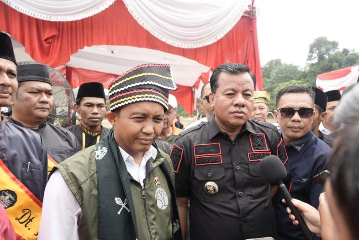 Pulang Kampung, Ini Oleh-oleh Menteri Kehutanan RI untuk Masyarakat Kuansing