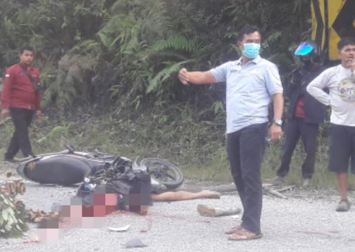 Dilindas Truk Tangki, Pemotor Tewas Mengenaskan