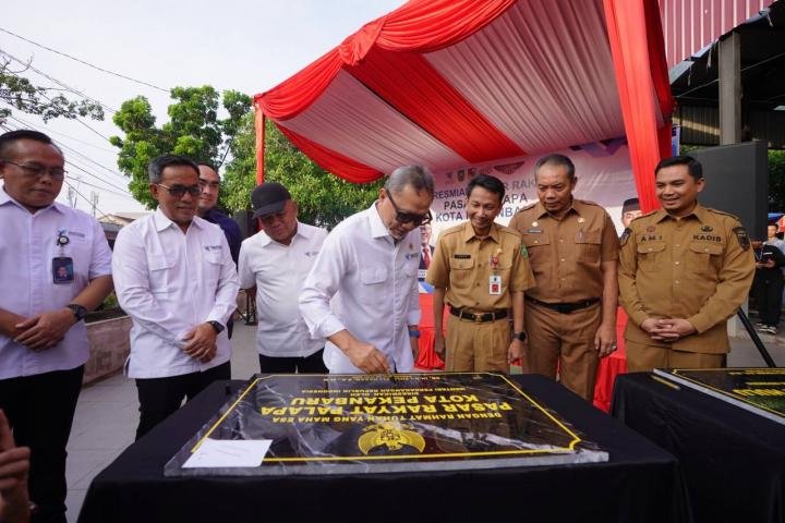 Mendag Zulhas Resmikan Pasar Palapa Pekanbaru dan Pasar Minggu di Rohul