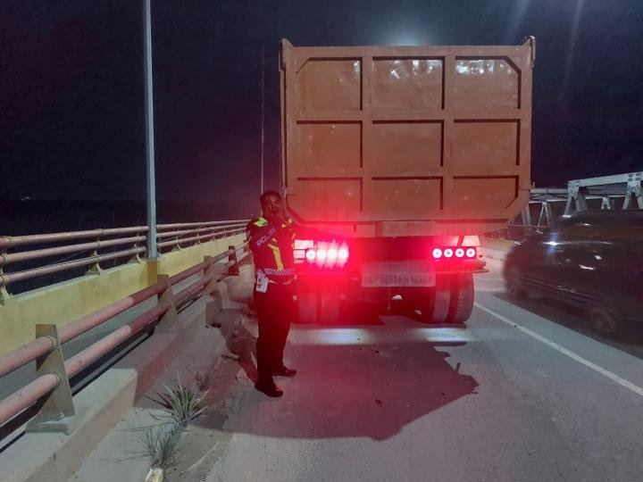 Rem Blong, 2 Pemotor Tewas Digilas Truk 