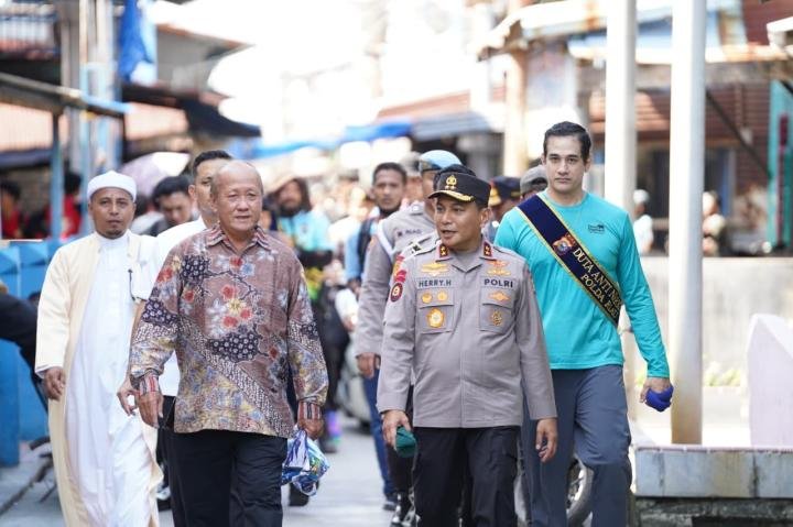 Kapolda Riau Minta Maaf 