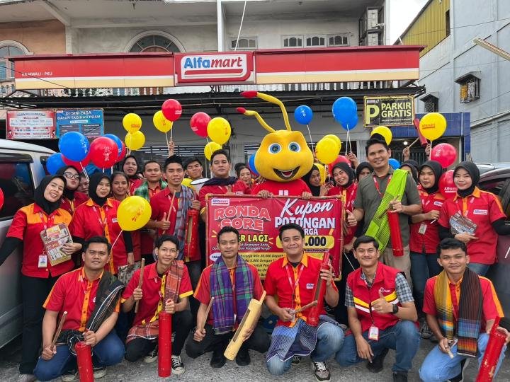 Semarak Masyarakat Pekanbaru Ikut Ronda Sore Alfamart