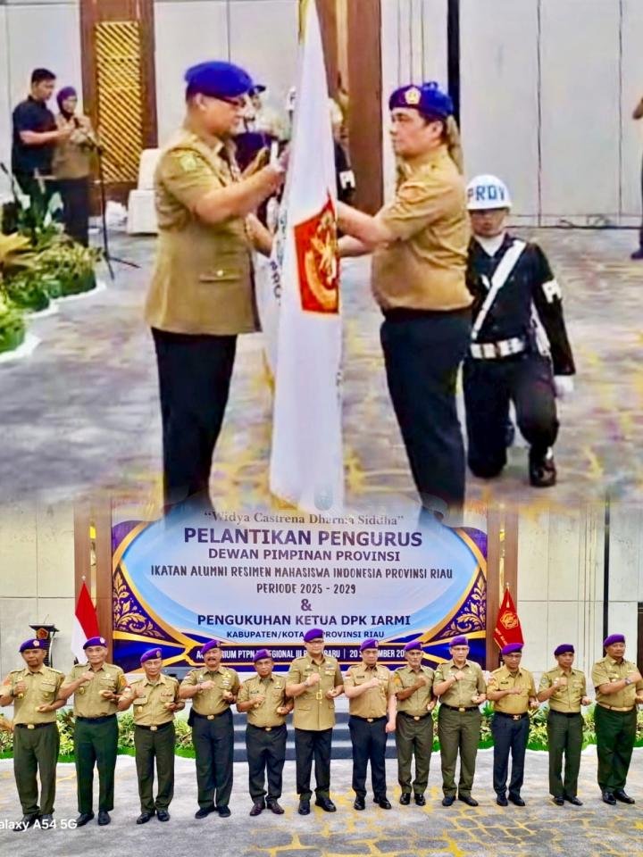 Lantik IARMI Riau, Wamendes PDT Ajak Alumni Resimen Mahasiswa Jadi Sahabat Desa