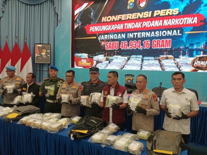 Polda Riau Ungkap Jaringan Narkotika Internasional, Amankan 46,9 Kg Sabu dari Oknum TNI